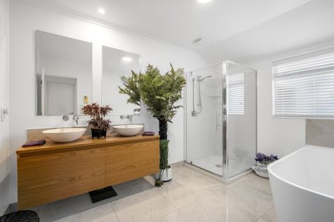 Photo of property in 1 Guildford Place, Bethlehem, Tauranga, 3110