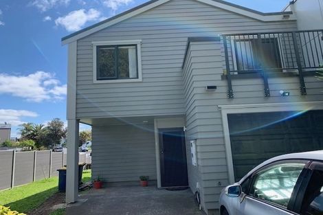 Photo of property in 1/25 Fields Parade, Oteha, Auckland, 0632