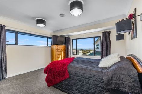 Photo of property in 2 Seascape View, Paremata, Porirua, 5024