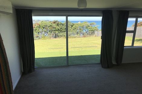 Photo of property in 973 Whangaparaoa Road, Tindalls Beach, Whangaparaoa, 0930