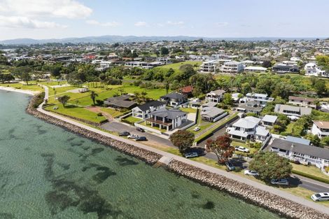 Photo of property in 13b Beach Road, Otumoetai, Tauranga, 3110