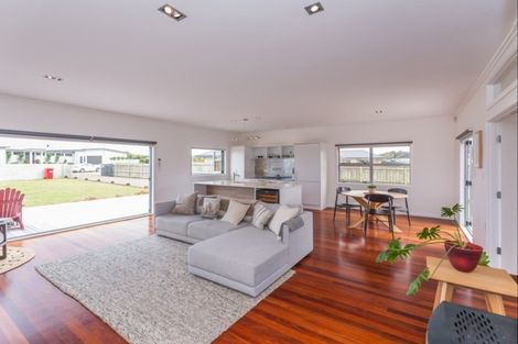 Photo of property in 42a Kent Avenue, Waitarere Beach, Levin, 5510
