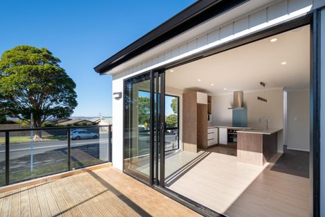 Photo of property in 1/65 College Road, Northcote, Auckland, 0627