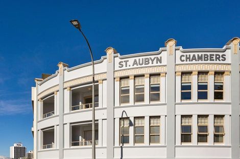 Photo of property in 1e Queen Street, New Plymouth, 4310