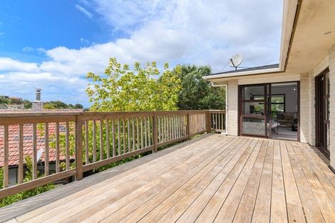 Photo of property in 7 Valdese Rise, Browns Bay, Auckland, 0630