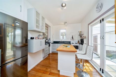 Photo of property in 10 Leicester Street, Patea, 4520