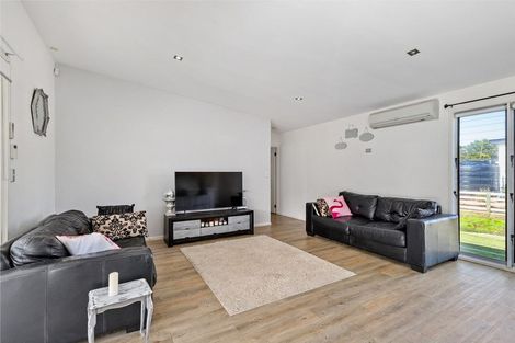 Photo of property in 4 Te Whai Street, Mangawhai Heads, Mangawhai, 0505