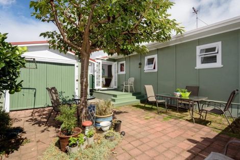 Photo of property in 496c Devonport Road, Tauranga South, Tauranga, 3112