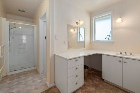 Photo of property in 77 Milton Terrace, Picton, 7220