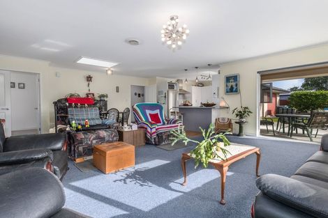 Photo of property in 2 Fuller Close, Levin, 5510