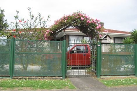 Photo of property in 68 Convair Crescent, Mangere, Auckland, 2022