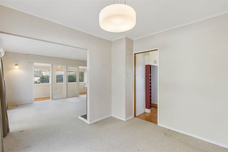 Photo of property in 6 Raines Avenue, Forrest Hill, Auckland, 0620
