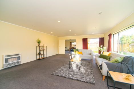 Photo of property in 49 Meridian Grove, Kelvin Grove, Palmerston North, 4414