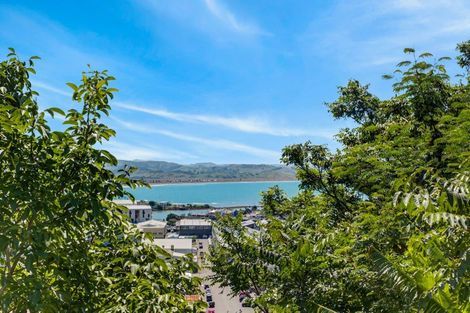 Photo of property in 1 Denholm Road, Hospital Hill, Napier, 4110