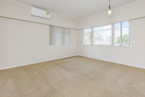 Photo of property in 8 Hamilton Road, Papatoetoe, Auckland, 2025