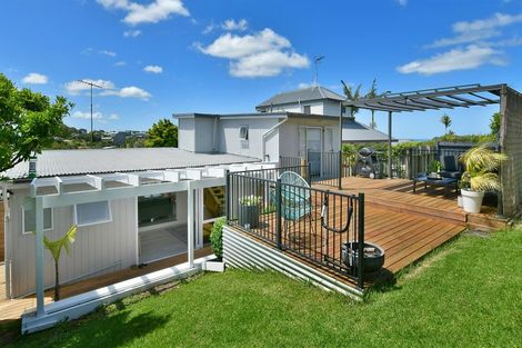 Photo of property in 52b Bay Street, Red Beach, 0932