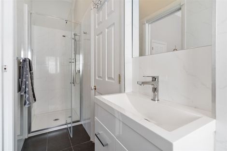 Photo of property in 2/862 East Coast Road, Northcross, Auckland, 0630