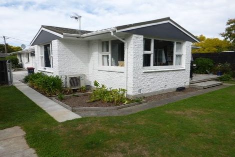 Photo of property in 2/4 Kyeburn Place, Avonhead, Christchurch, 8042