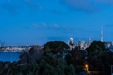 Photo of property in 68 Mcbreen Avenue, Northcote, Auckland, 0627