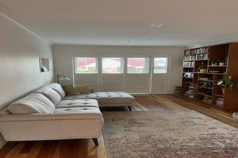 Photo of property in 2/1 Korau Road, Greenlane, Auckland, 1051