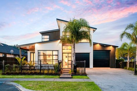 Photo of property in 8 Korako Drive, Kumeu, 0810