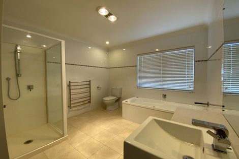 Photo of property in 4 Oak Bark Drive, Schnapper Rock, Auckland, 0632