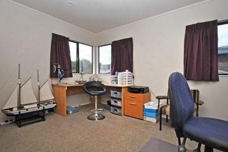 Photo of property in 1/8 Mandica Place, Sunnynook, Auckland, 0632