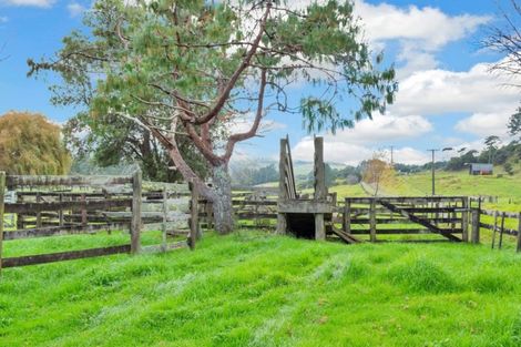 Photo of property in 72 Lyon Road, Waimauku, 0883