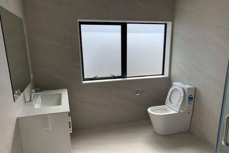 Photo of property in 9a Jillteresa Crescent, Half Moon Bay, Auckland, 2012