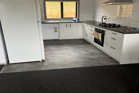 Photo of property in 34d Speargrass Grove, Timberlea, Upper Hutt, 5018