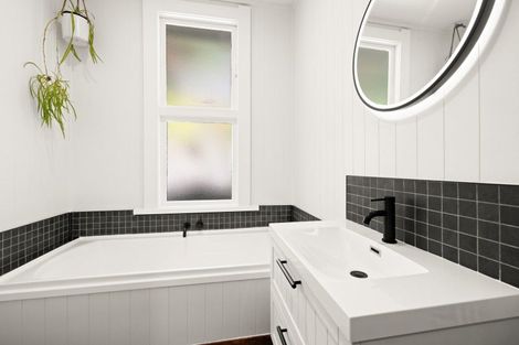 Photo of property in 45 Faraday Street, Hospital Hill, Napier, 4110