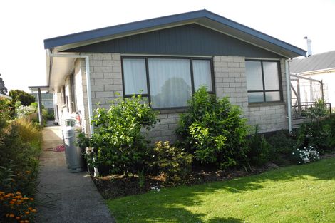 Photo of property in 12 Timaru Road, Waimate, 7924