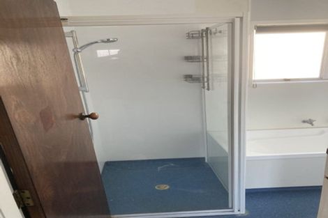 Photo of property in 98 Oakfield Crescent, Pukete, Hamilton, 3200