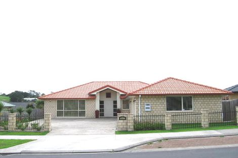 Photo of property in 28 Chadlington Avenue, Henderson, Auckland, 0612