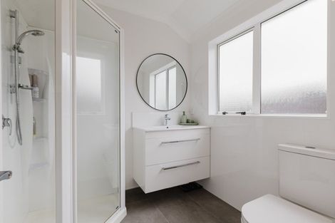 Photo of property in 4 Lourie Way, Fitzherbert, Palmerston North, 4410