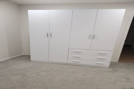 Photo of property in 30 Chelsea View Drive, Chatswood, Auckland, 0626