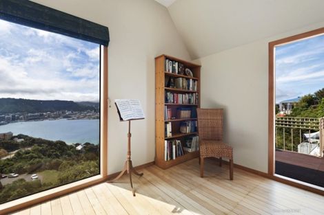 Photo of property in 81 Palliser Road, Roseneath, Wellington, 6011