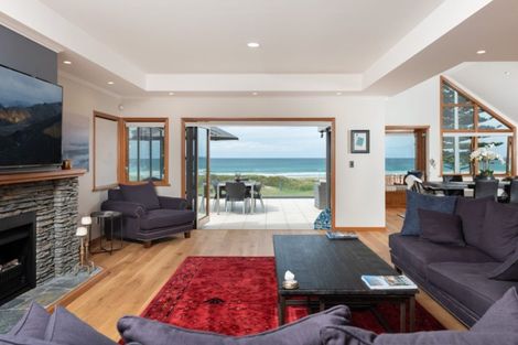 Photo of property in 85 Marine Parade, Mount Maunganui, 3116