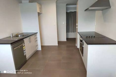 Photo of property in 1/2 Swan Hill Drive, Glen Eden, Auckland, 0602