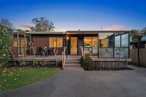 Photo of property in 2/30 Selwyn Crescent, Forrest Hill, Auckland, 0620