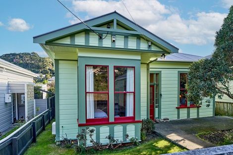 Photo of property in 126 Clyde Street, Island Bay, Wellington, 6023