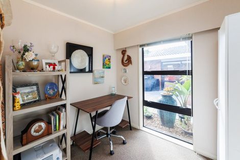 Photo of property in 50 Kentucky Way, Awapuni, Palmerston North, 4412