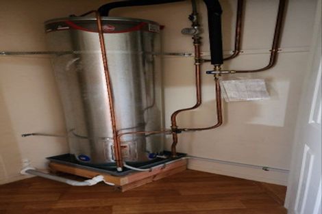 Photo of property in 42 Summerland Drive, Henderson, Auckland, 0612