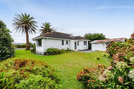 Photo of property in 80 Gisborne Terrace, Opunake, 4616
