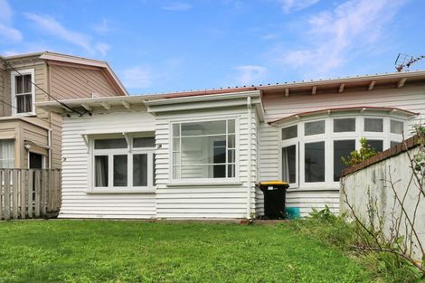 Photo of property in 8 Levy Street, Mount Victoria, Wellington, 6011