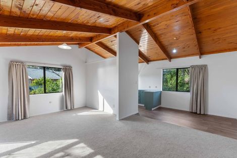 Photo of property in 14 Poneke Drive, Waikanae, 5036