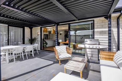 Photo of property in 9 Atutahi Street, Hurdon, New Plymouth, 4310