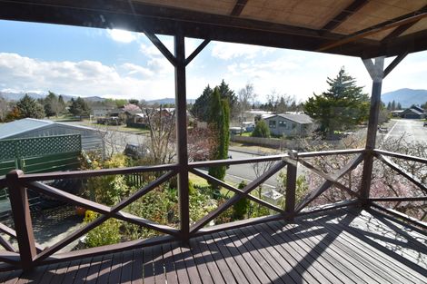 Photo of property in 30 Black Peak Road, Omarama, 9412