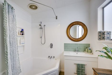 Photo of property in 19 Mcdonald Street, Napier South, Napier, 4110