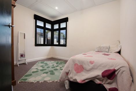 Photo of property in 1 Chamberlain Street, Feilding, 4702